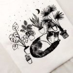 Macska növények között (cat plant) póló fehér 3