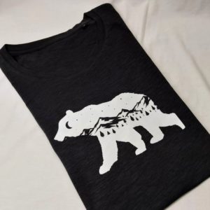 Medve hegyek (wild bear) póló fekete