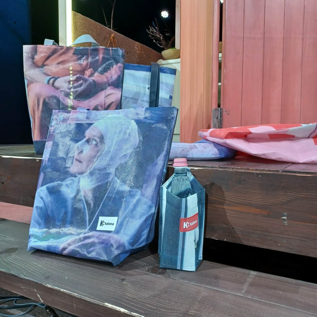 RR molinó táska Cseresznyéskert palacktartó